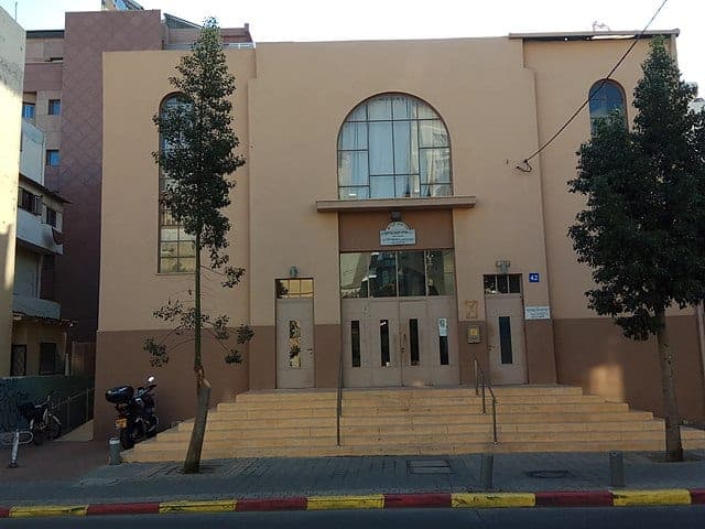 בית הכנסת הגר"א (תל אביב)